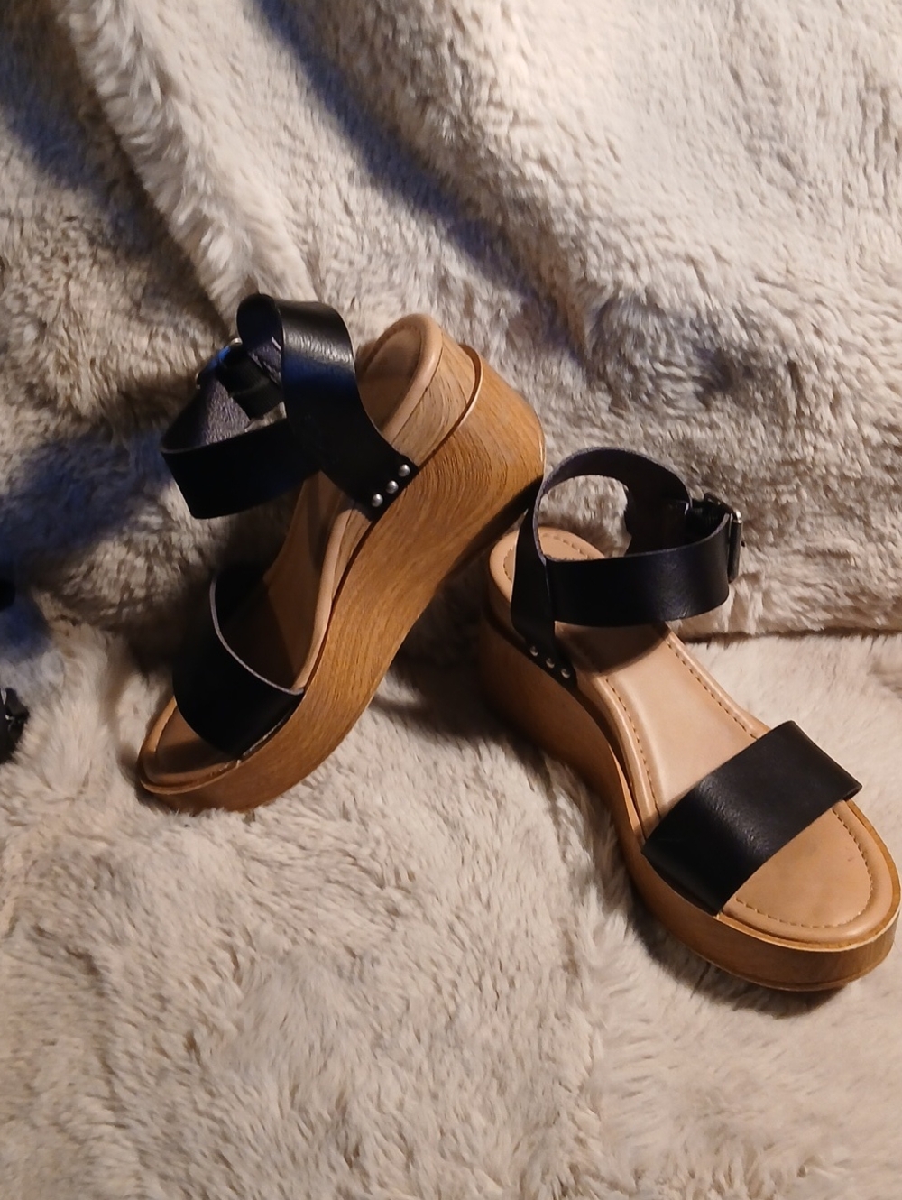Universal Thread Black Leather Platform Wedges with Tan Wood-Effect Sole
